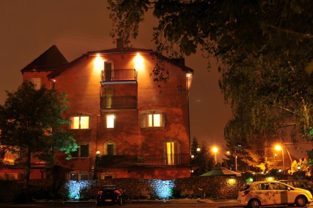 Hotel Lorenzo Краков Экстерьер фото