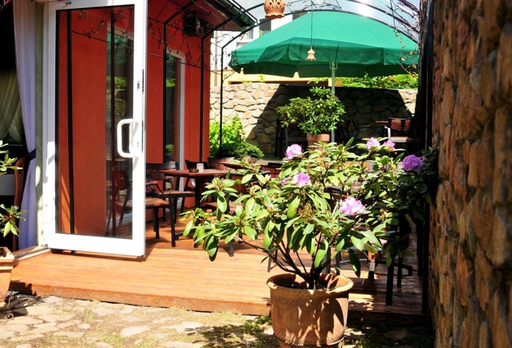 Hotel Lorenzo Краков Экстерьер фото