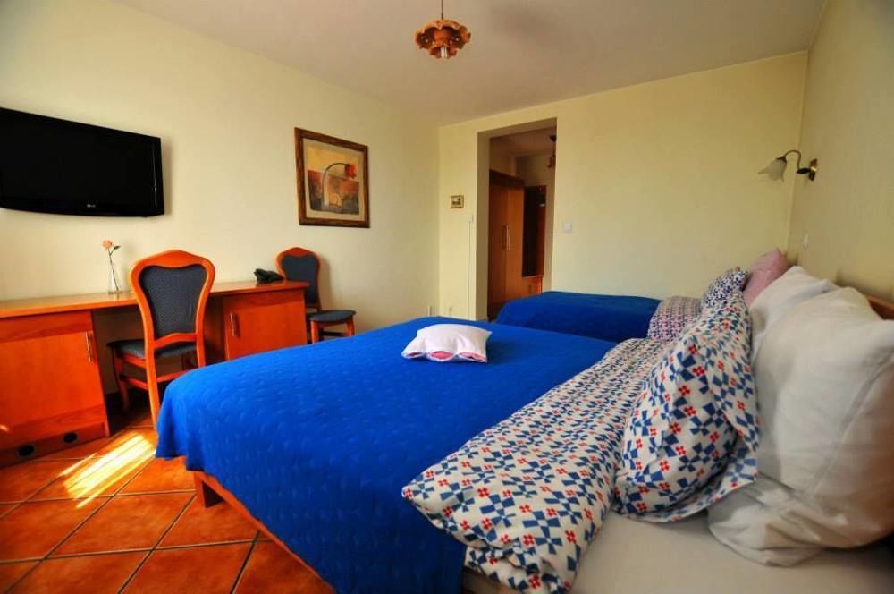 Hotel Lorenzo Краков Экстерьер фото
