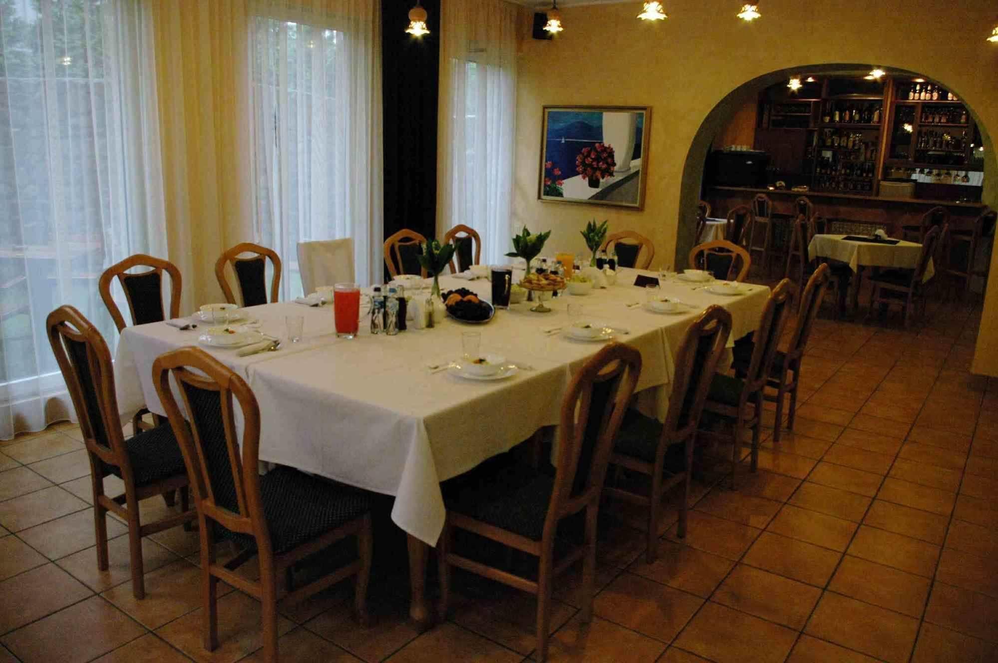 Hotel Lorenzo Краков Экстерьер фото